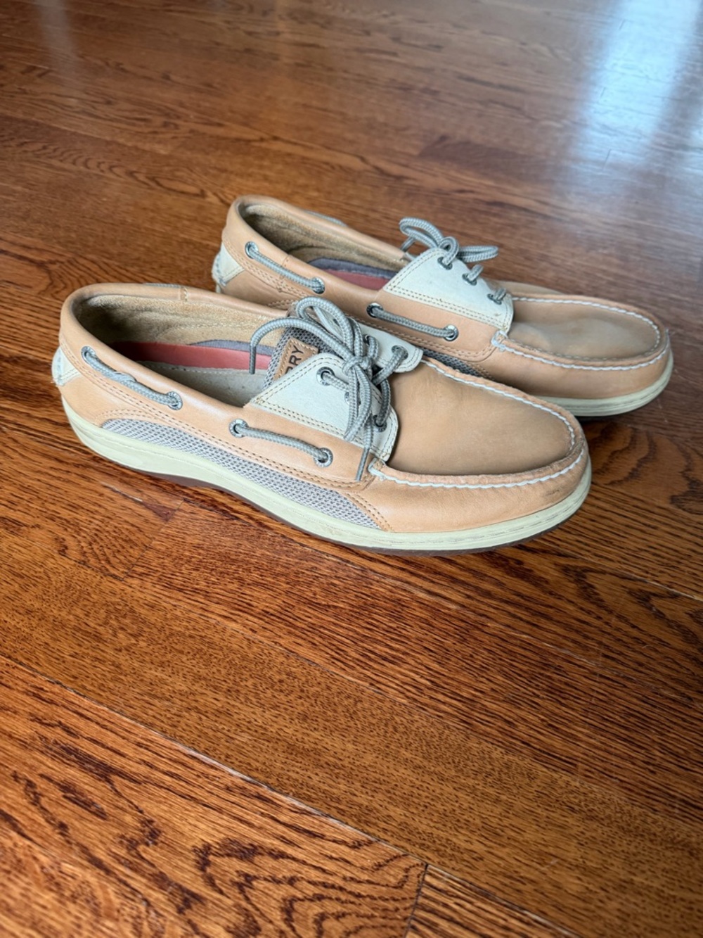 Sperry Men's Beige/Tan Leather Boat Shoes with Light Gray Accents